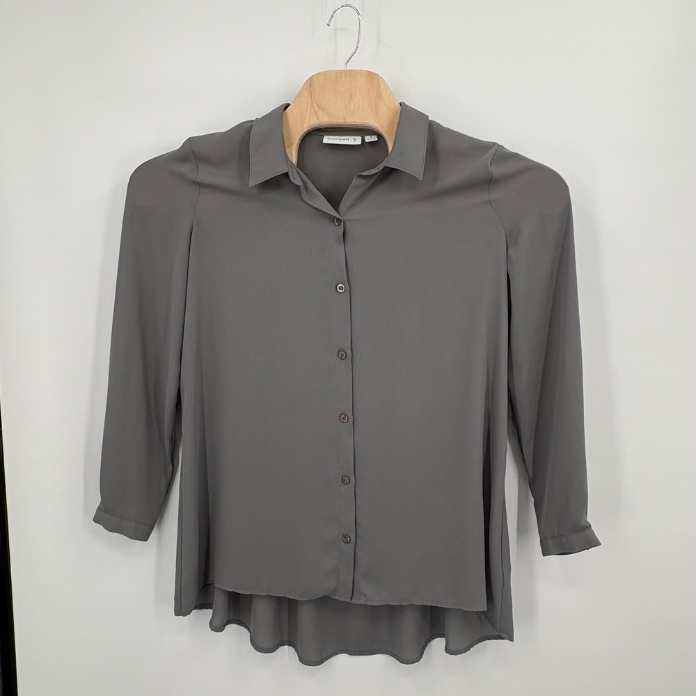 Susan Graver Womens Gray Peplum Back Button Down Blouse Size 8 Long Sleeve Top